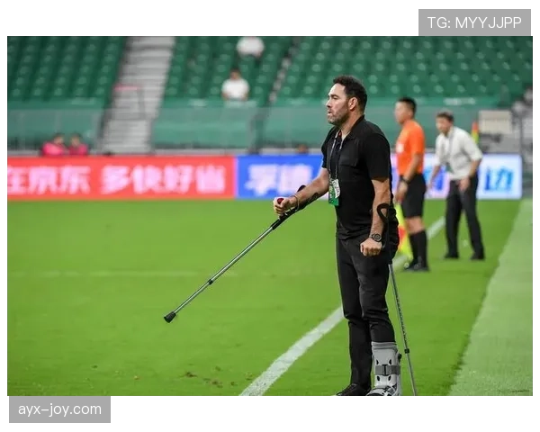 苏亚雷斯关键进球助球队夺重要胜利