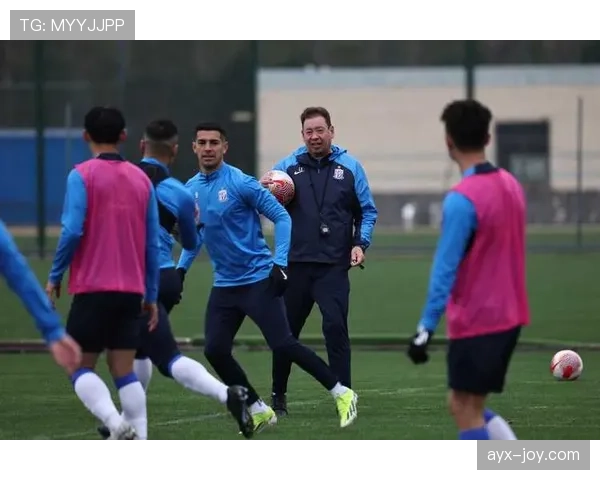 坎塞洛全能表现闪耀赛场，助推球队战术革新