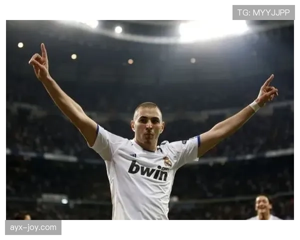 本泽马欧冠关键战表现与数据含金量解析 本泽马欧冠关键战表现与数据含金量解析